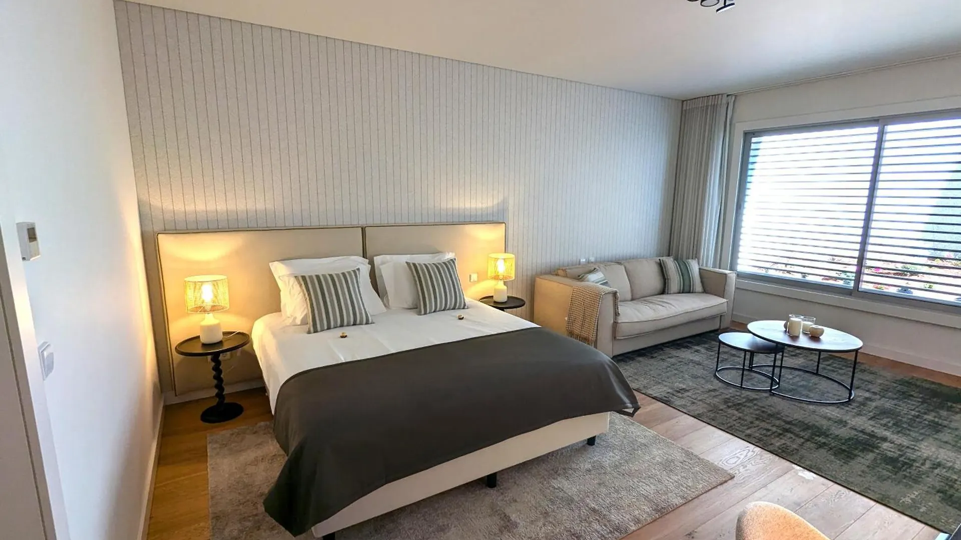 Monumental Madeira 3 Bedroom Luxury Family Flat With Swimming Pool 푼샬 포르투갈