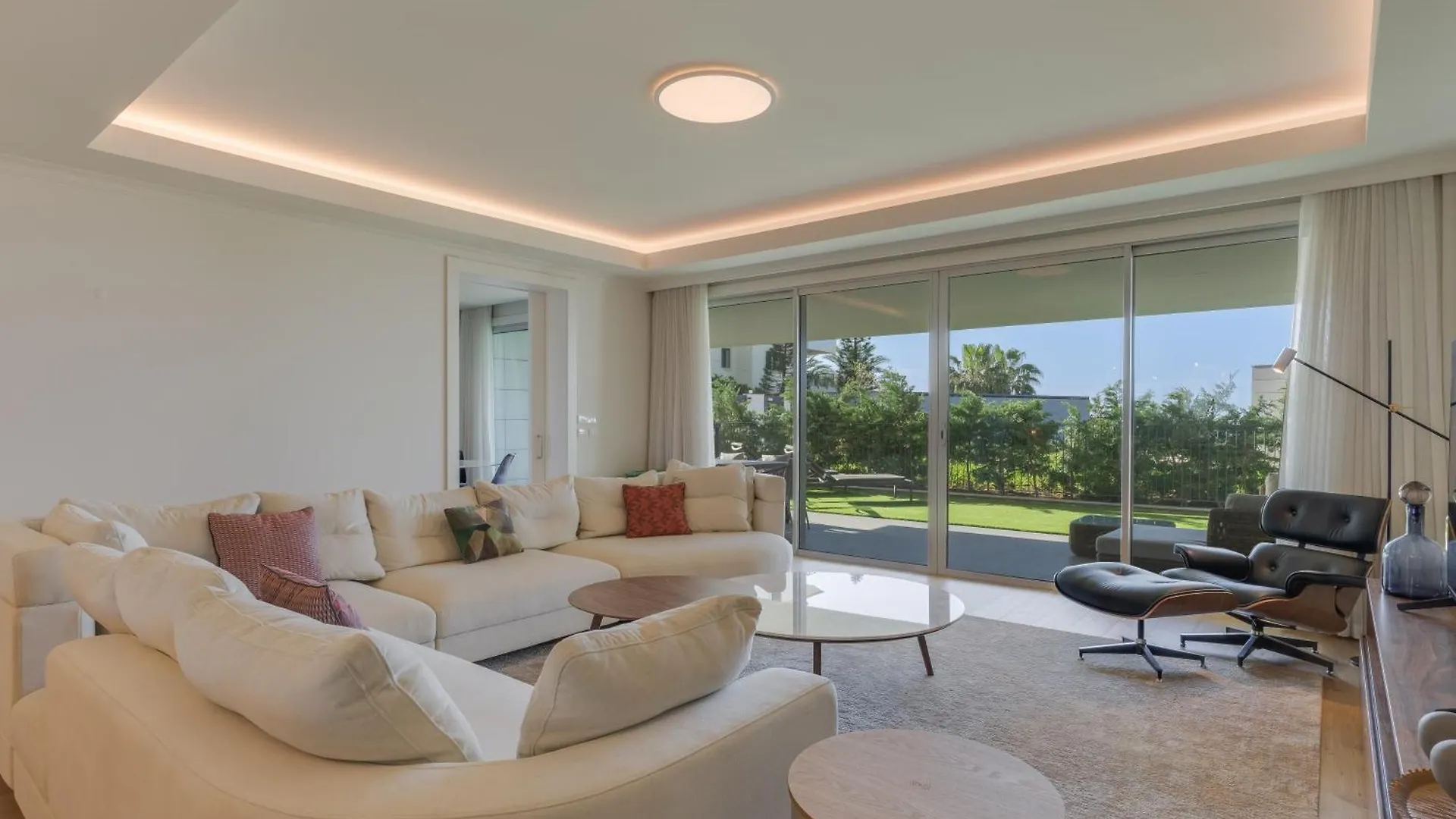 Διαμέρισμα Monumental Madeira 3 Bedroom Luxury Family Flat With Swimming Pool Φουνκάλ