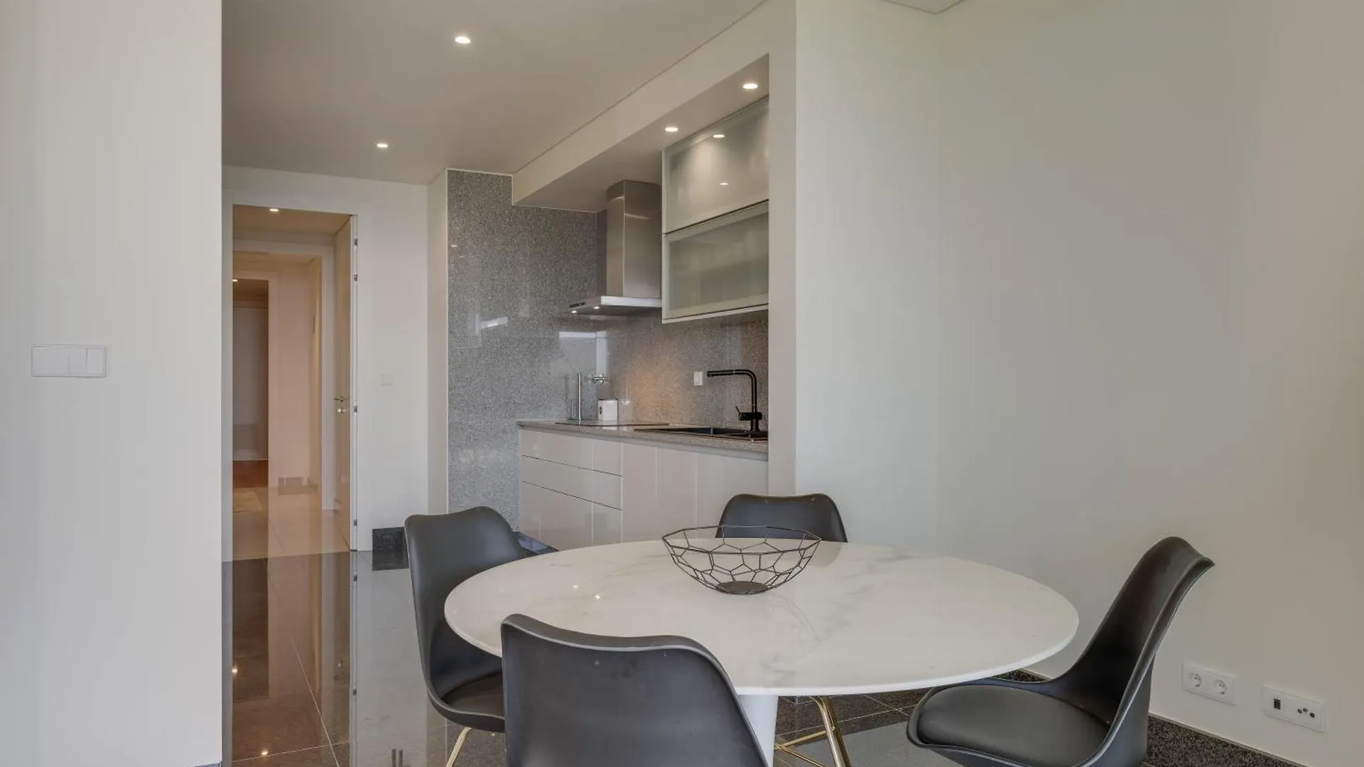 Monumental Madeira 3 Bedroom Luxury Family Flat With Swimming Pool Φουνκάλ